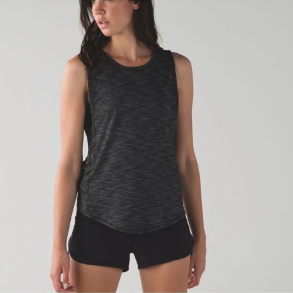 Lululemon Women’s Var-City Muscle Tank in Heathered Black